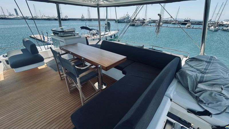 Lagoon 55 Owner's Version