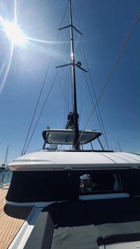 Lagoon 55 Owner's Version