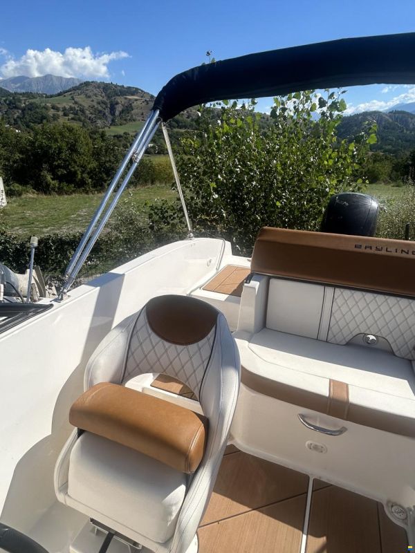 Bayliner DX2000