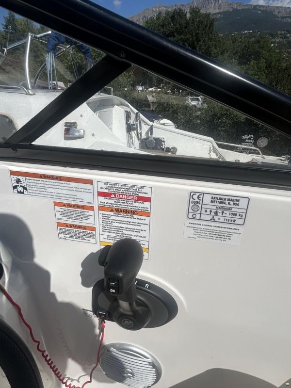 Bayliner DX2000