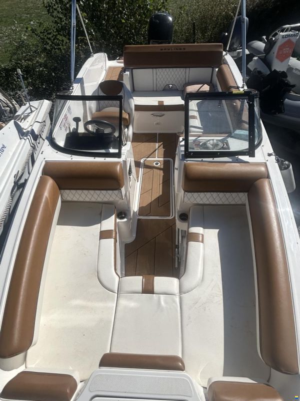 Bayliner DX2000