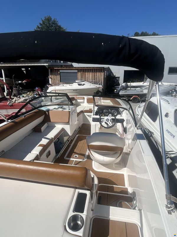 Bayliner DX2000
