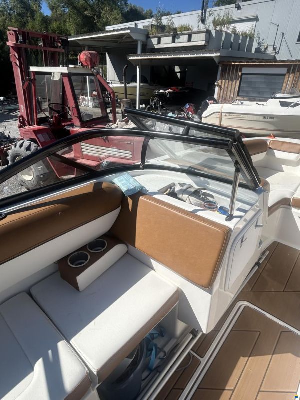 Bayliner DX2000