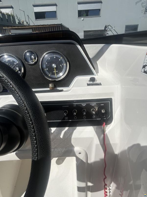 Bayliner DX2000