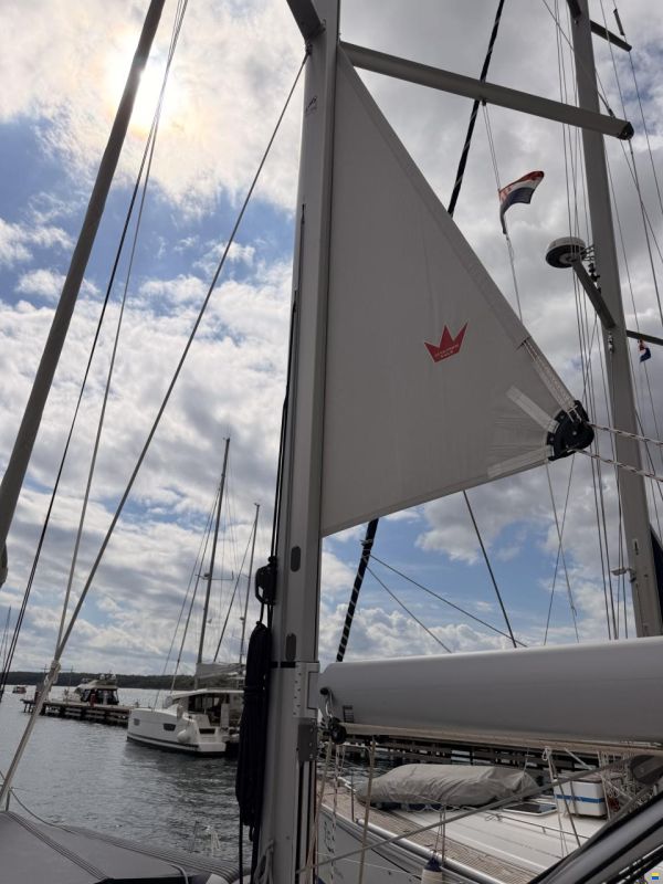 Beneteau Oceanis 47