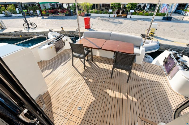 Sirena Yacht 58