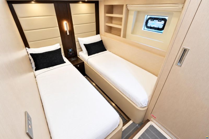 Sirena Yacht 58