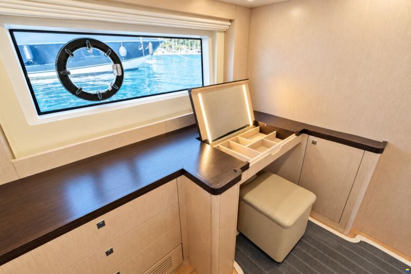 Sirena Yacht 58