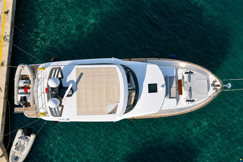 Sirena Yacht 58