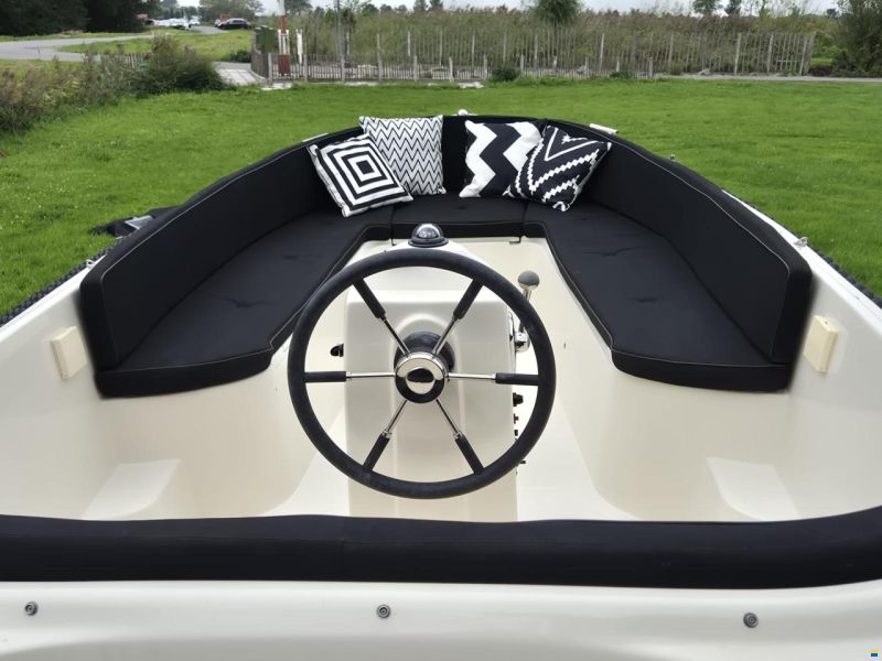 Admiral 525