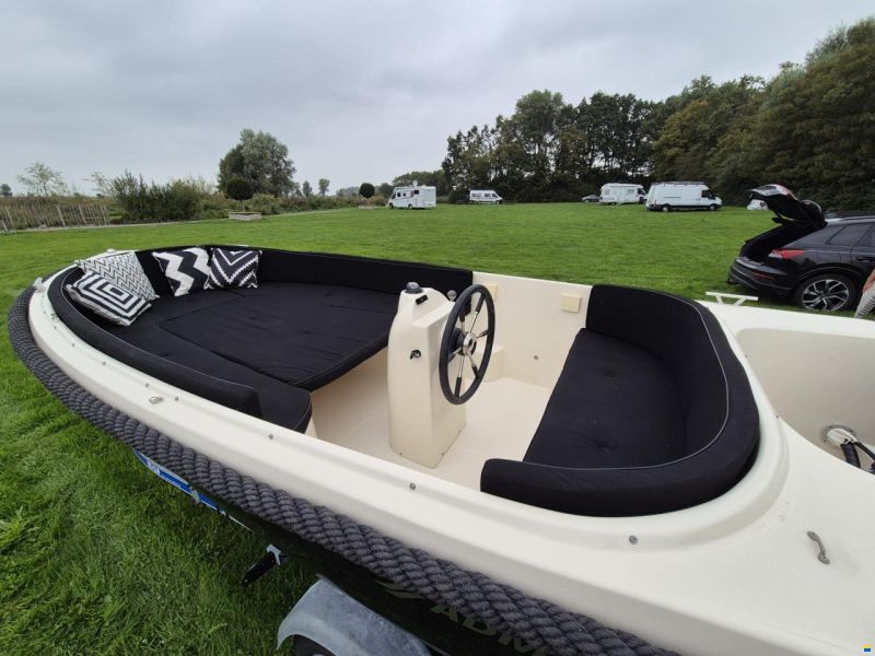 Admiral 525