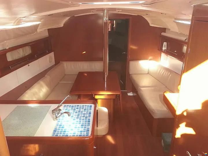 Beneteau OCEANIS 37
