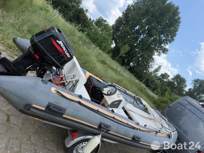 AB Marine Schlauchboot mit Festrumpf