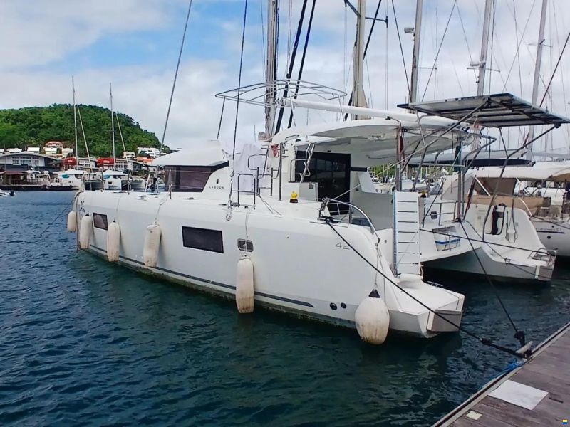 Lagoon 42