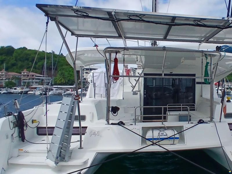 Lagoon 42