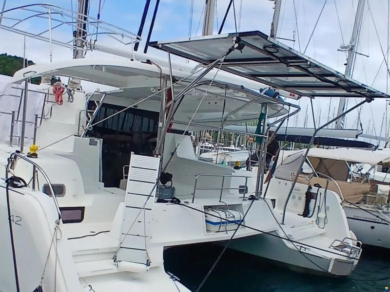 Lagoon 42