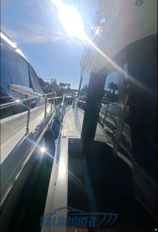 Galeon 460 fly