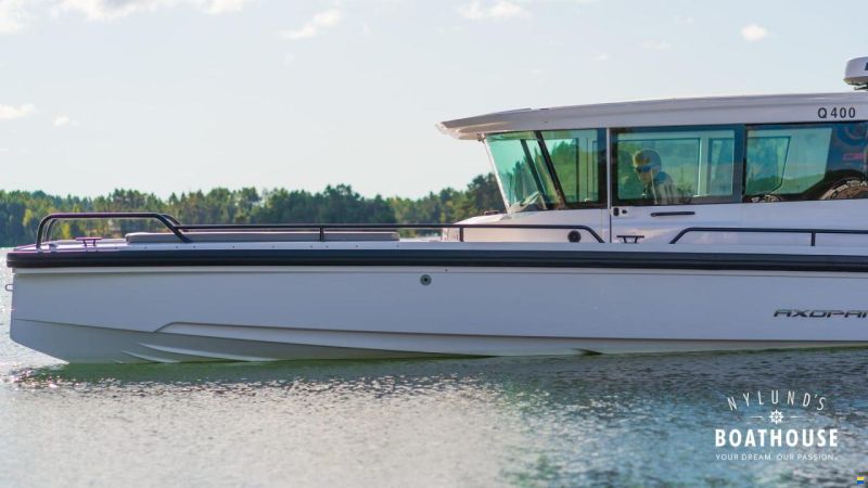 Axopar 28 Cabin