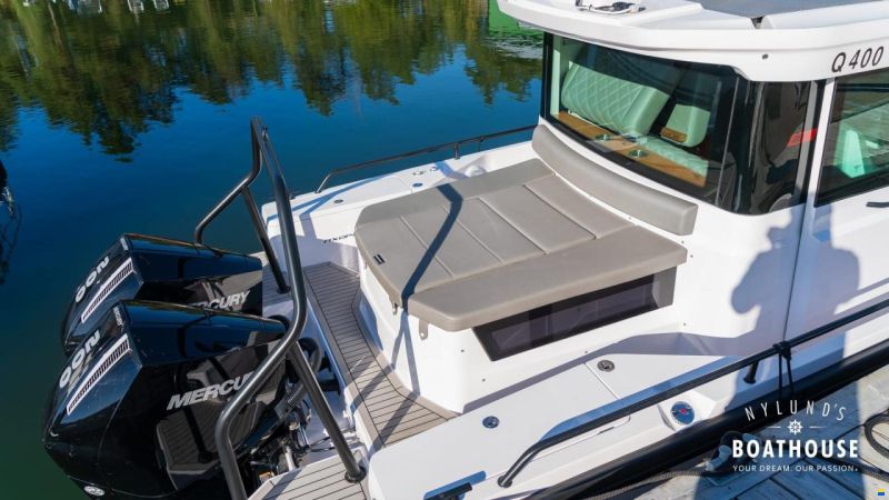 Axopar 28 Cabin