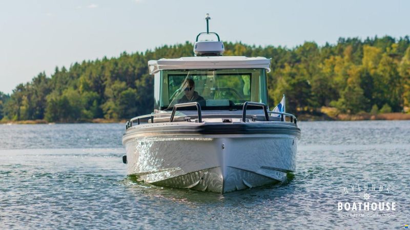 Axopar 28 Cabin