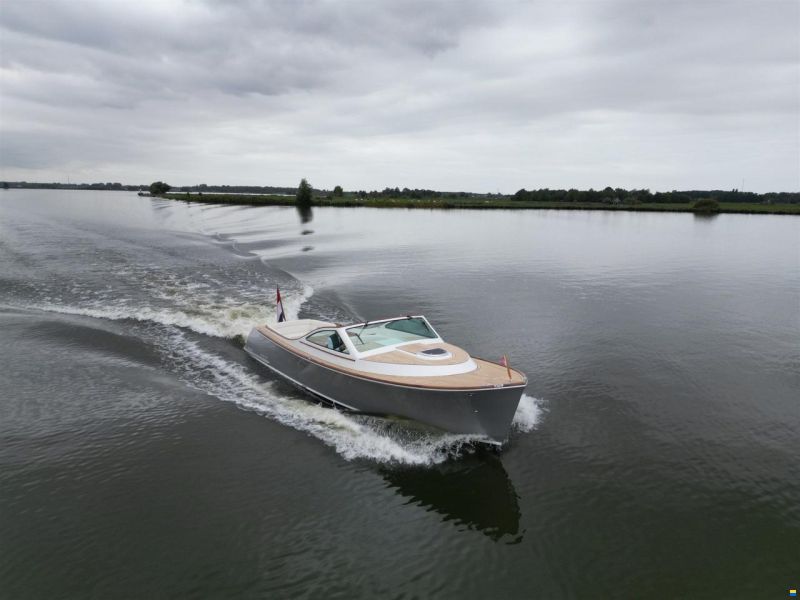 Long Island 33 Runabout