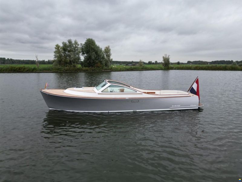 Long Island 33 Runabout