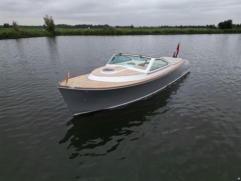 Long Island 33 Runabout