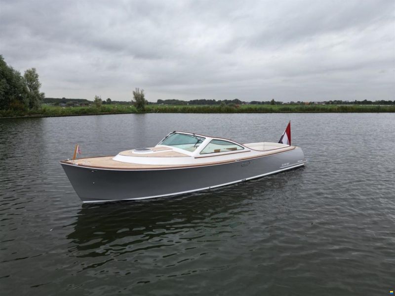 Long Island 33 Runabout