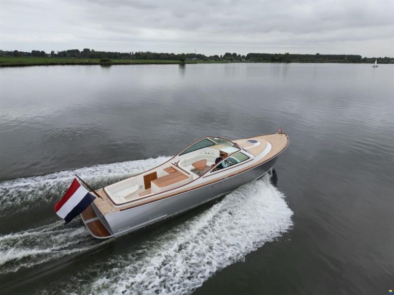 Long Island 33 Runabout