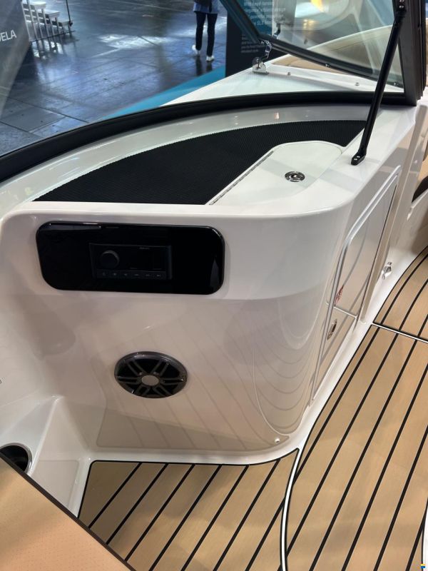 Sea Ray 230 SDOE