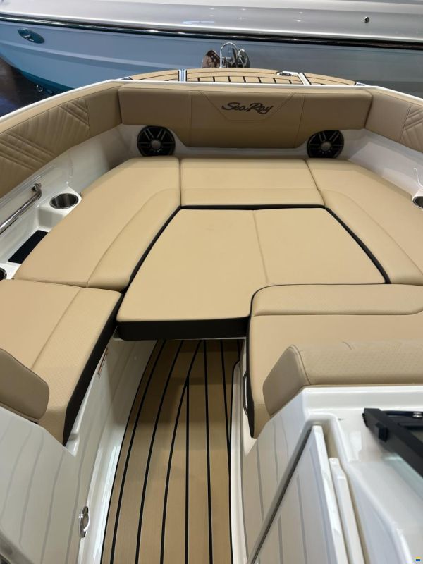 Sea Ray 230 SDOE