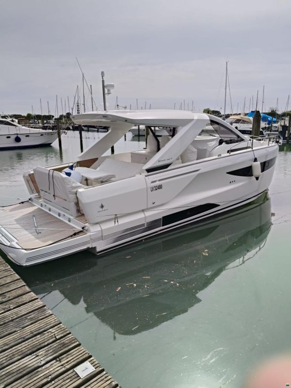 Jeanneau DB37 IB