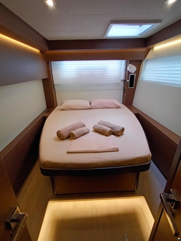 Lagoon 50