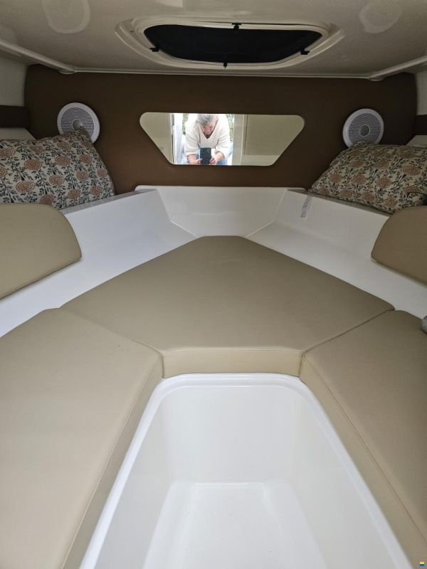 Sea Ray Sun Sport 230 OB