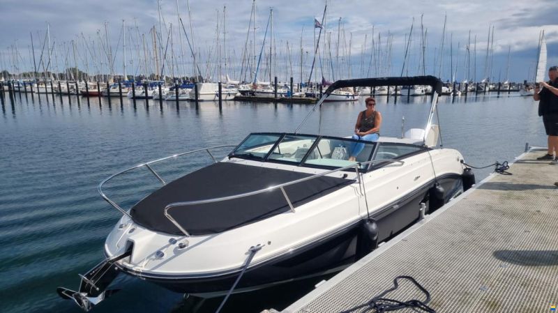 Sea Ray Sun Sport 230 OB