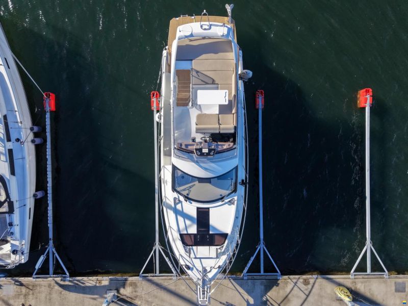 Galeon 360 Fly