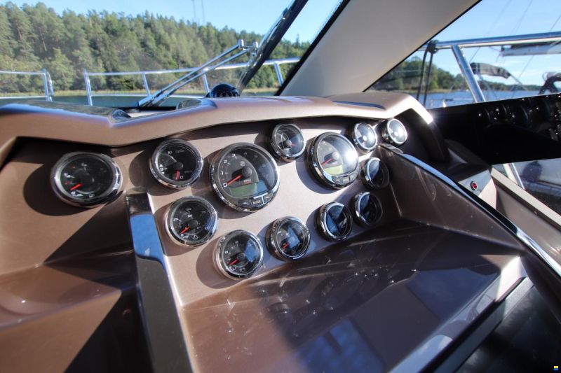 Galeon 360 Fly