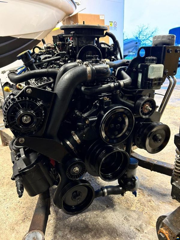 Crownline SCR 315