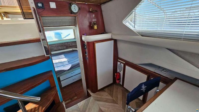 Cruisers 3850 aft