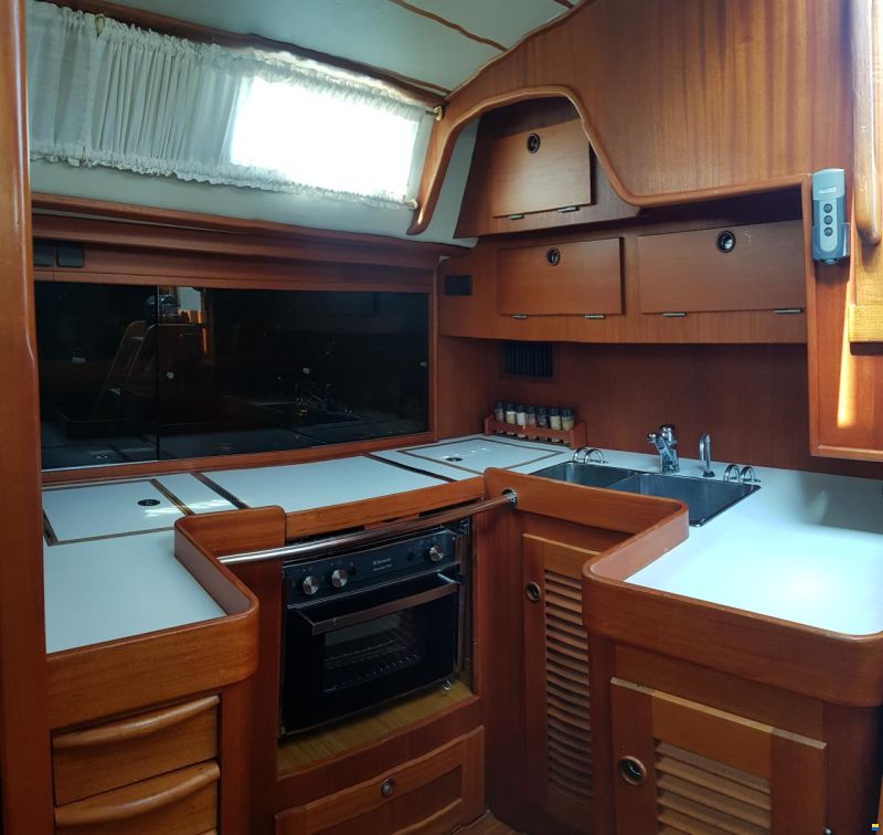 Hallberg-Rassy HR 45