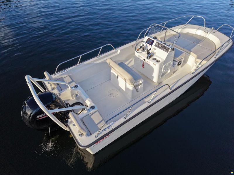 Boston Whaler 190 Montauk
