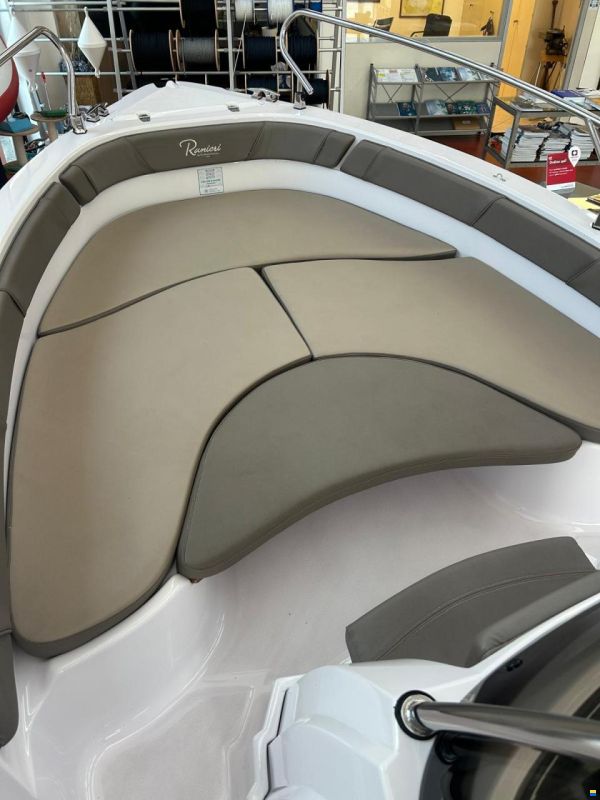 Ranieri Voyager 19S