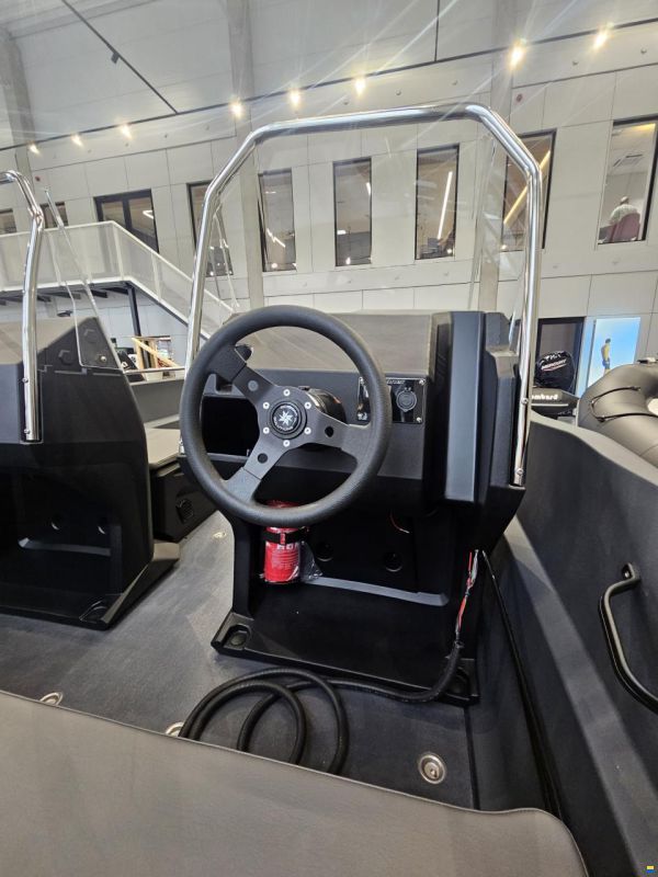 Pioner 16 EXPLORER AE