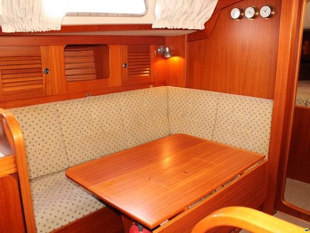 Hallberg-Rassy 34