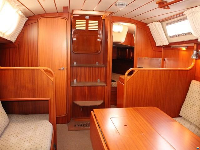 Hallberg-Rassy 34