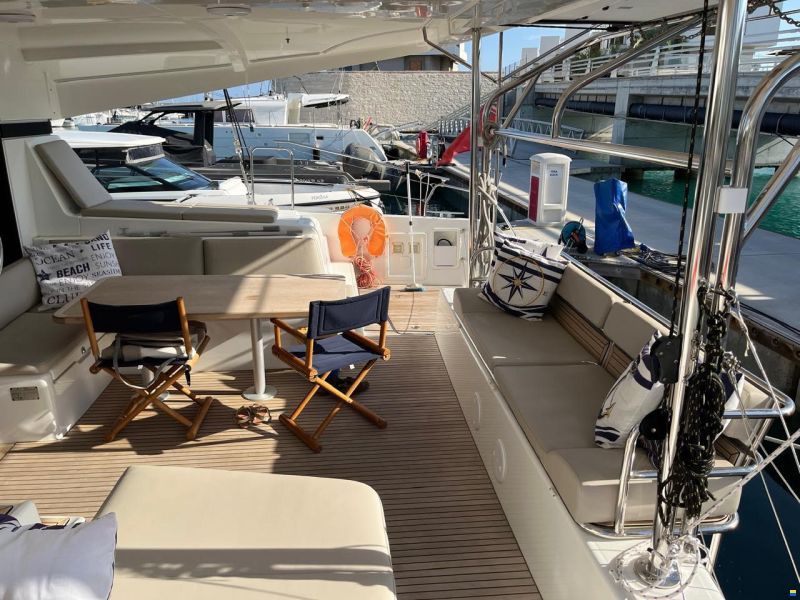Lagoon 42