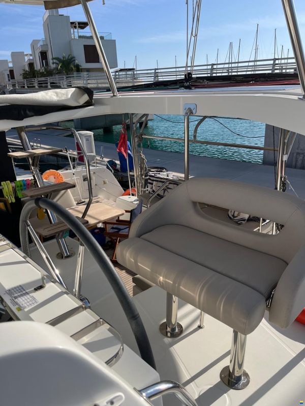 Lagoon 42
