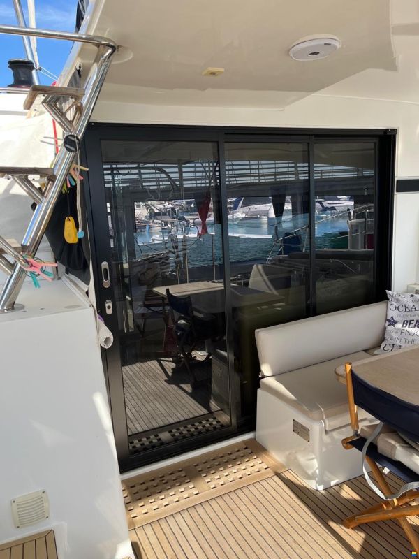 Lagoon 42