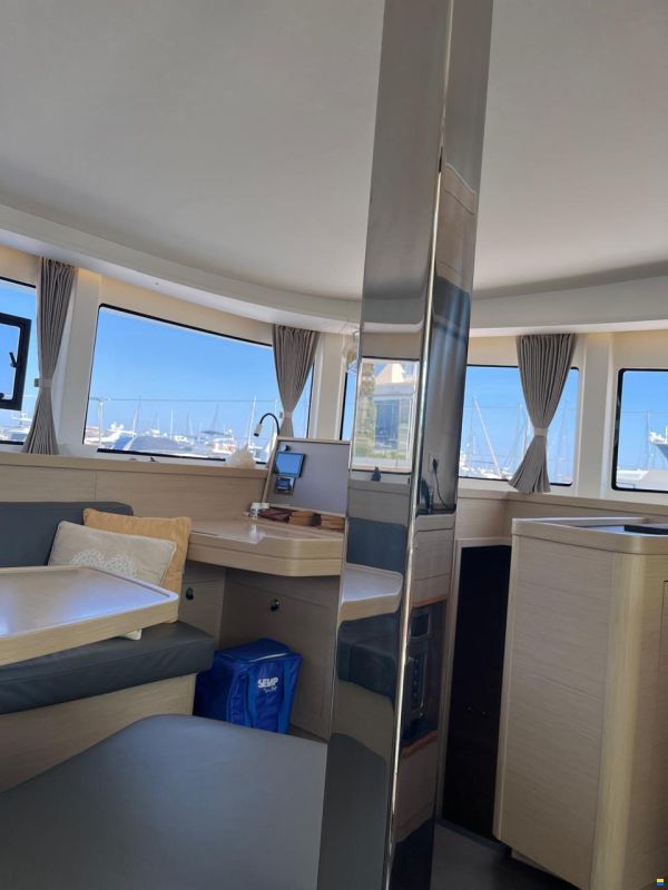 Lagoon 42