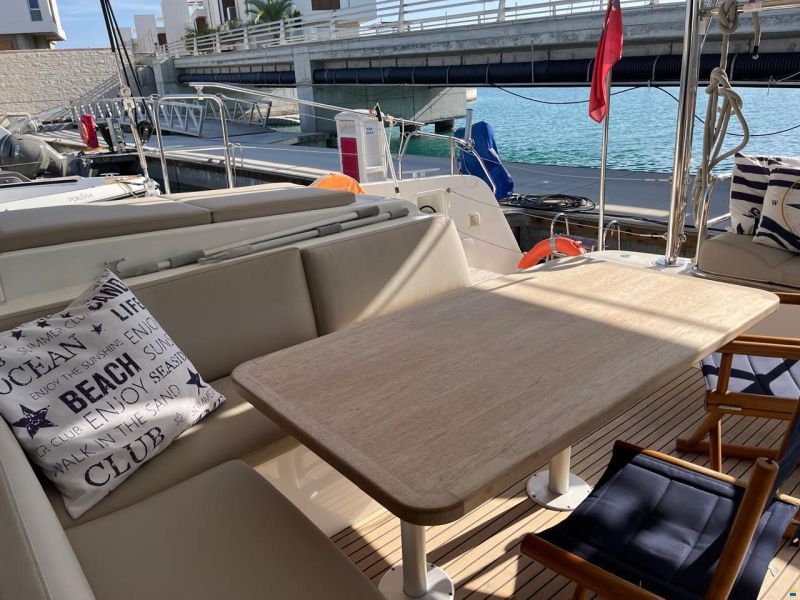Lagoon 42